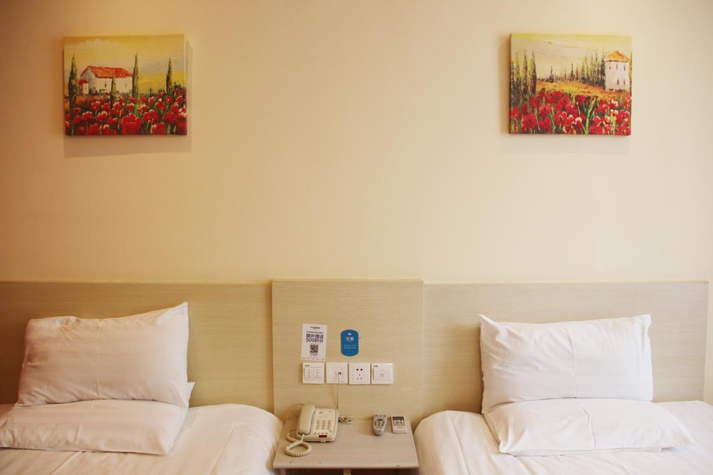 Hanting Express Shenzhen Bu Ji Railway Station Room photo